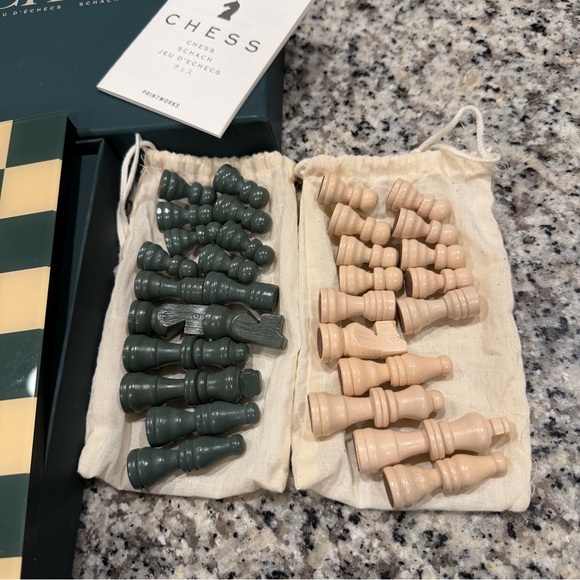 Classic Chess Set - Picture 6 of 6